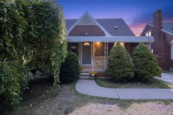 20930 Redmond Avenue, Eastpointe, MI 48021