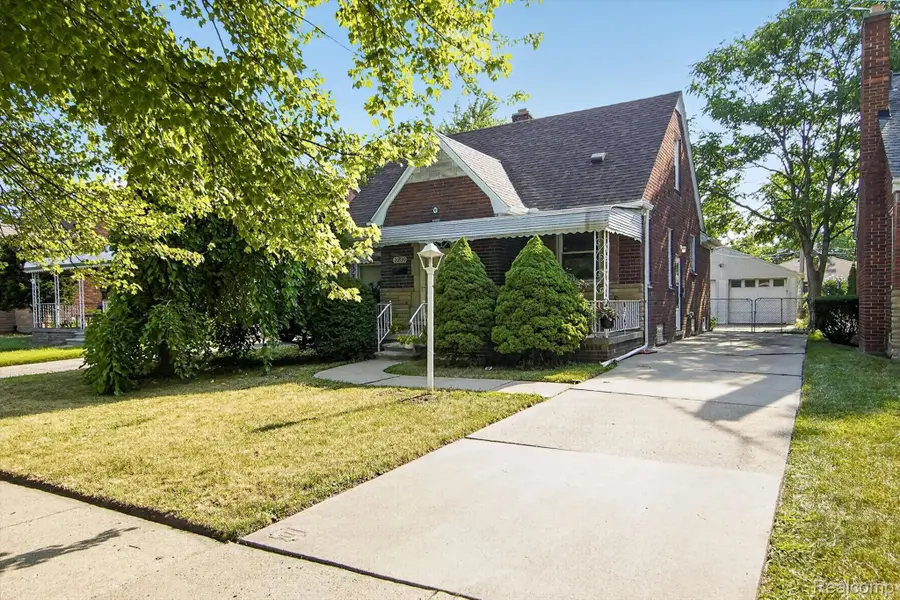 20930 Redmond Avenue, Eastpointe, MI 48021 - #2