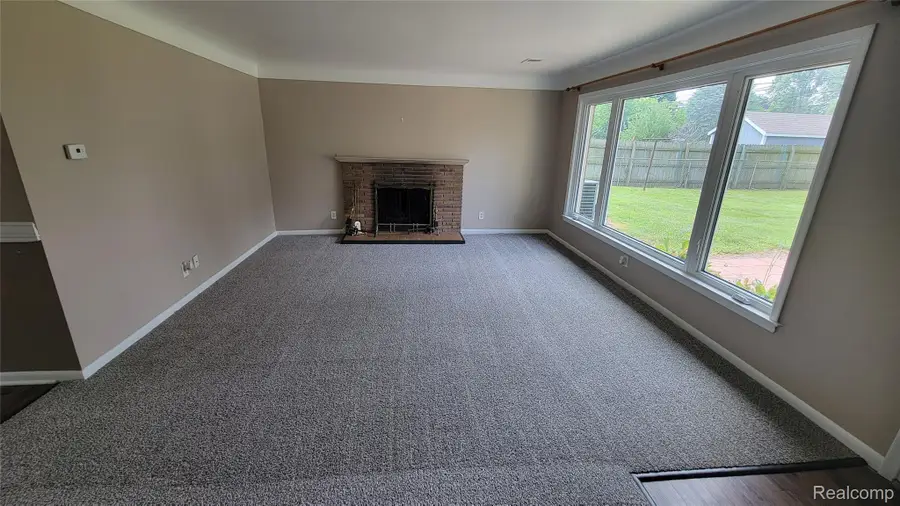 45437 Hecker Drive, Utica, MI 48317 - #2