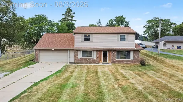 2451 Valley Lane Drive, GrandBlanc, MI 48439