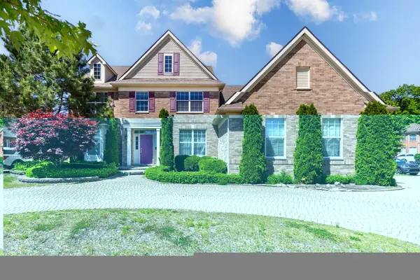 42575 Silverwood Drive, SterlingHeights, MI 48314