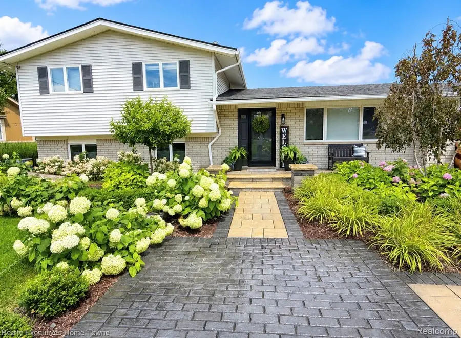 3460 Ramada Drive, Highland, MI 48356 - #2