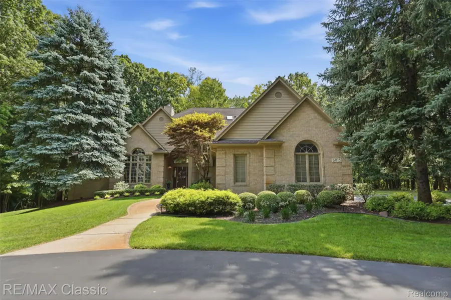 6015 Lynne Hollow Drive, Commerce Township, MI 48382 - #2