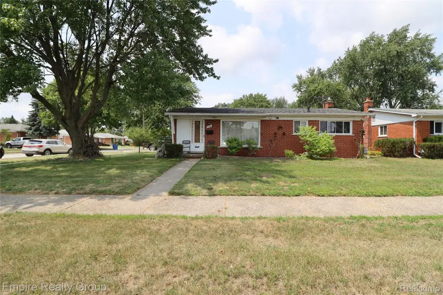 5190 Westlake Street, Dearborn Heights, MI 48125 - #2