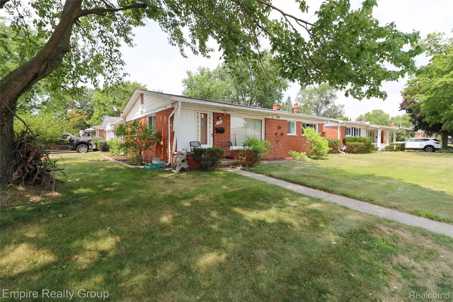 5190 Westlake Street, Dearborn Heights, MI 48125 - #3