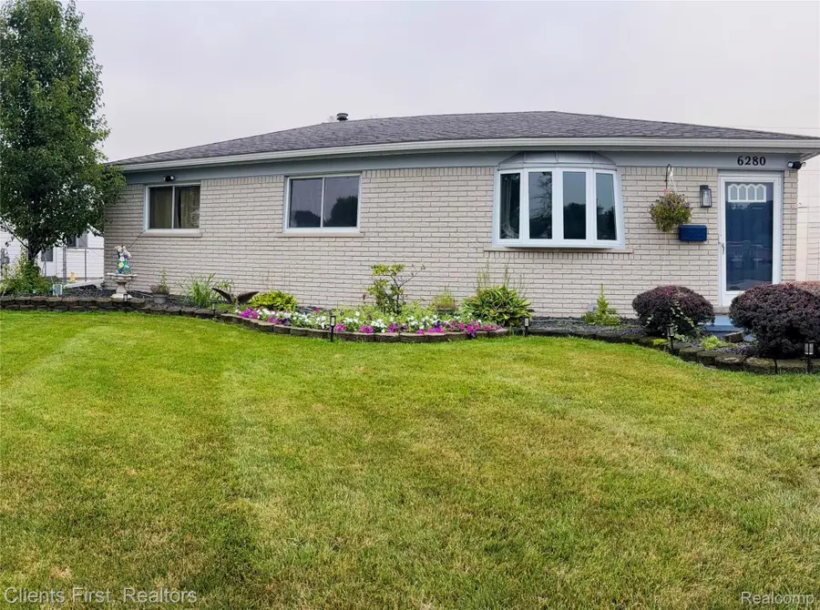 6280 N Farmington Road, Westland, MI 48185 - #2