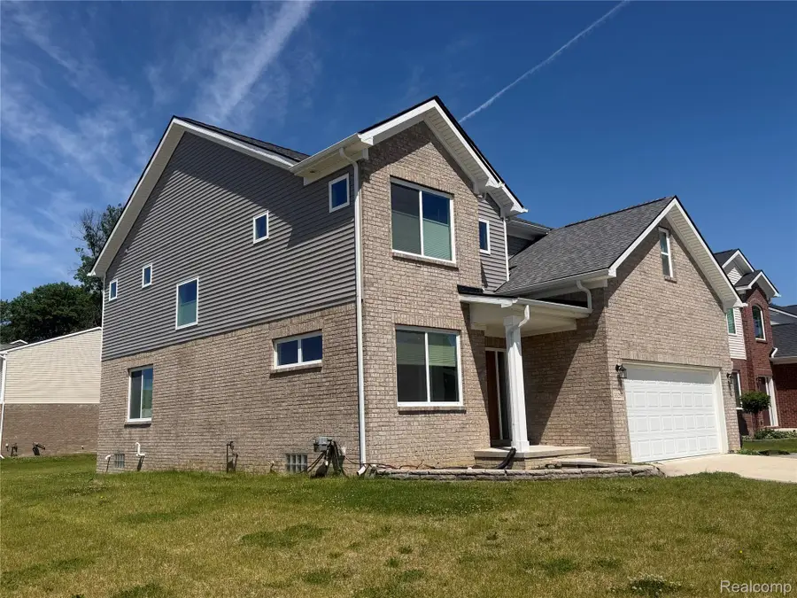 33259 Blue Spruce Drive, Sterling Heights, MI 48310 - #2