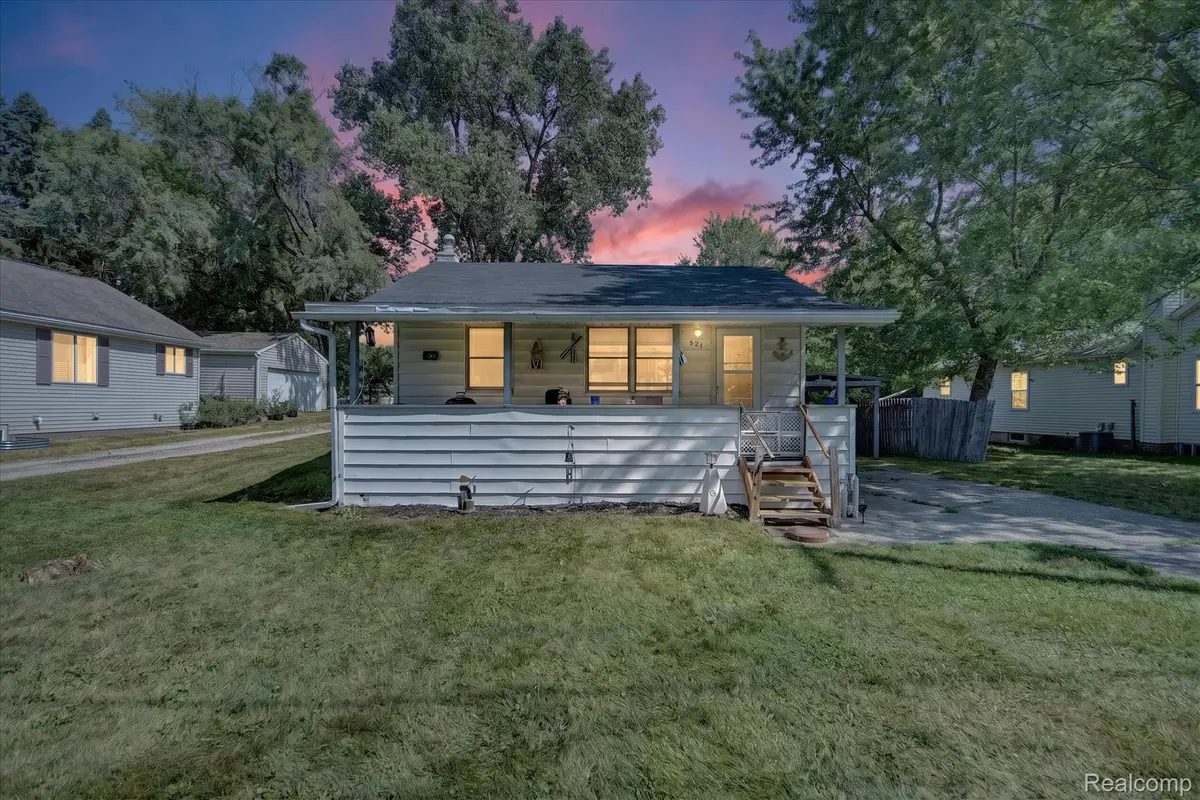 521 E Paulson Street, Lansing, MI 48906 - #1