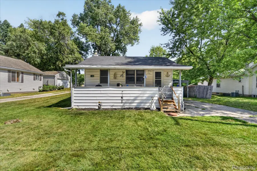 521 E Paulson Street, Lansing, MI 48906 - #3