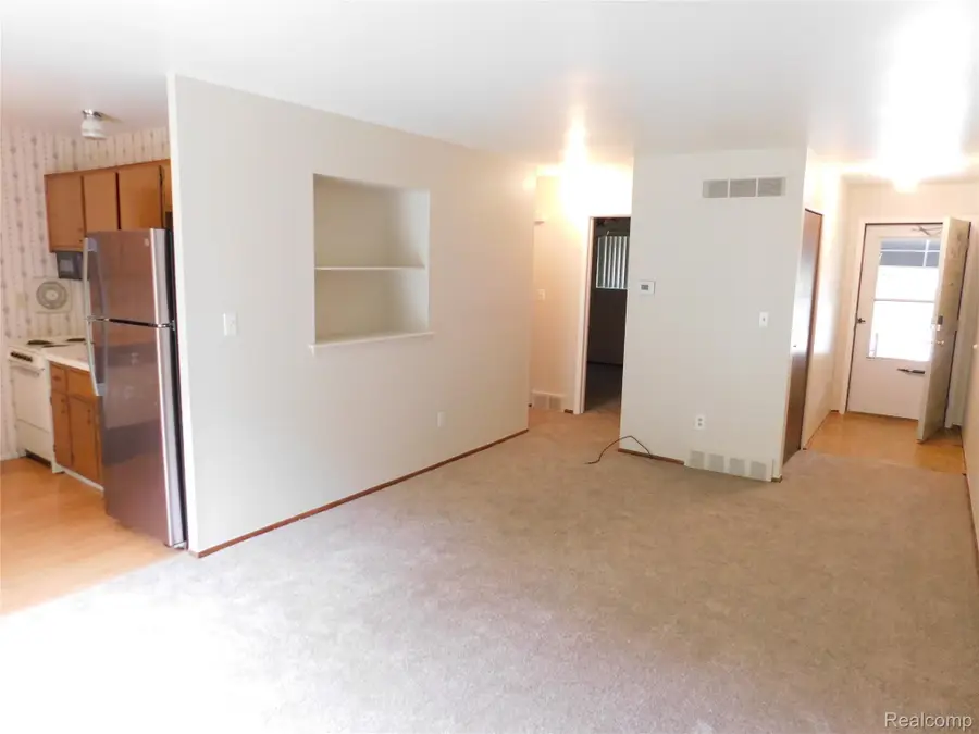 154 S Christine Circle, Mount Clemens, MI 48043 - #3