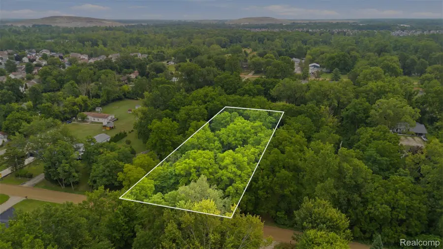 6785 Edwards Road, Belleville, MI 48111 - #2