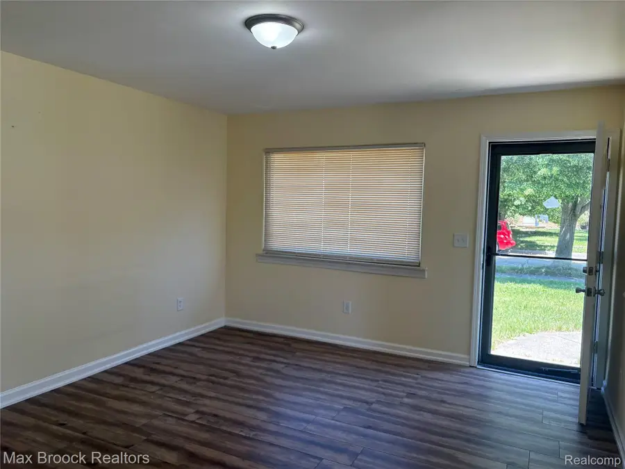 32047 Linderman Avenue, Warren, MI 48093 - #2