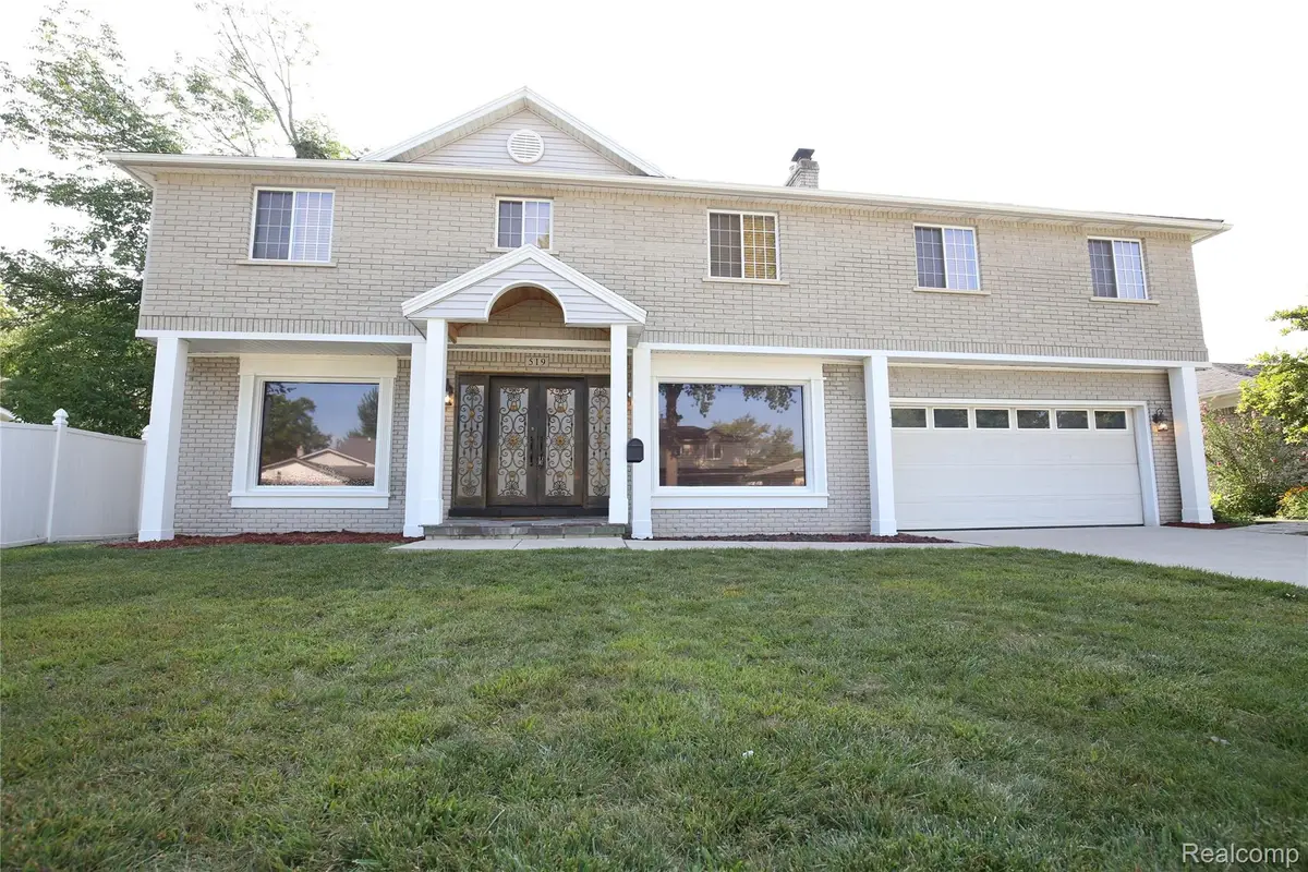 519 Berwyn Street, Dearborn Heights, MI 48127 - #1