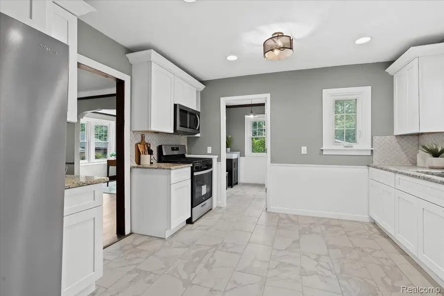 312 Mckinley Avenue, Grosse Pointe Farms, MI 48236 - #3