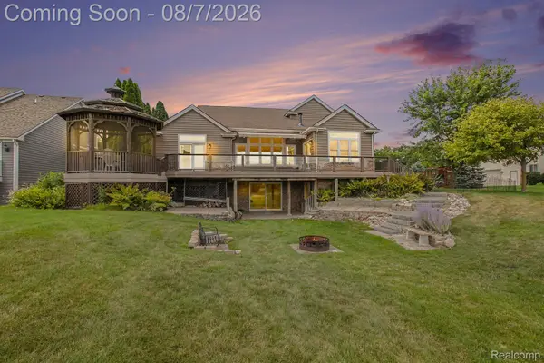 10654 W Braemar, Holly, MI 48442
