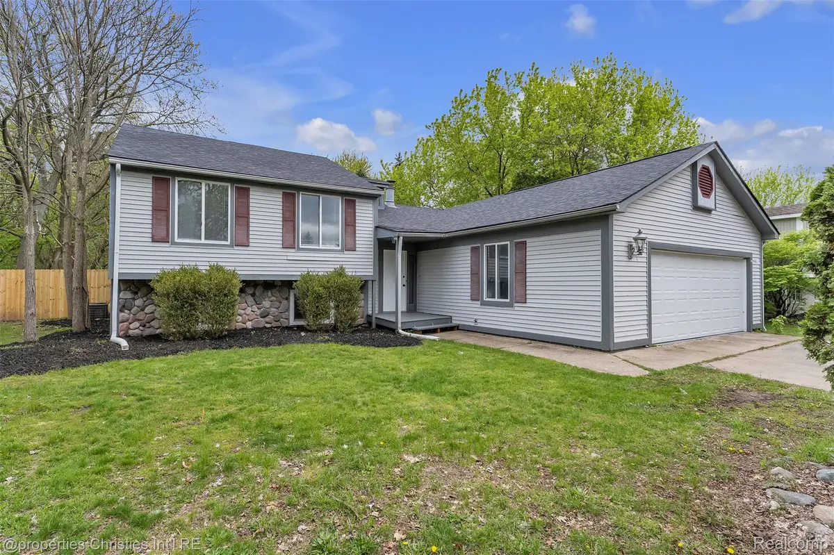 854 Estes Court, Waterford, MI 48327 - #1