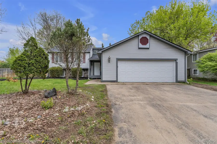854 Estes Court, Waterford, MI 48327 - #2