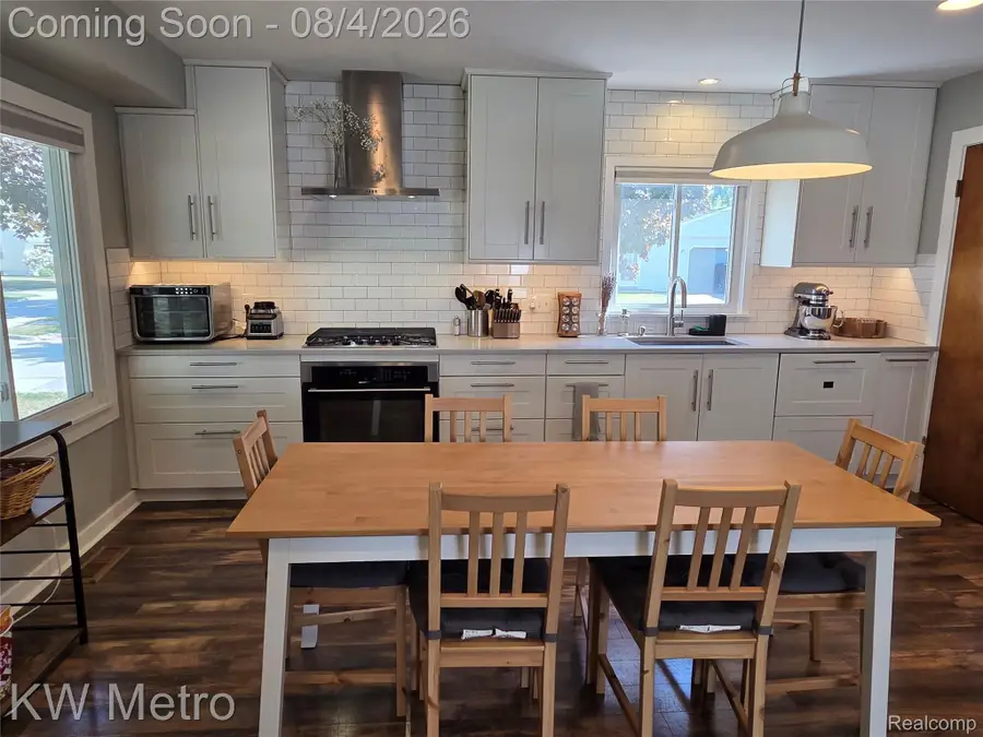 1403 N Bywood Avenue, Clawson, MI 48017 - #2