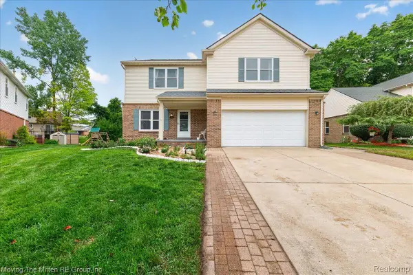 42116 Richmond Drive, Belleville, MI 48111