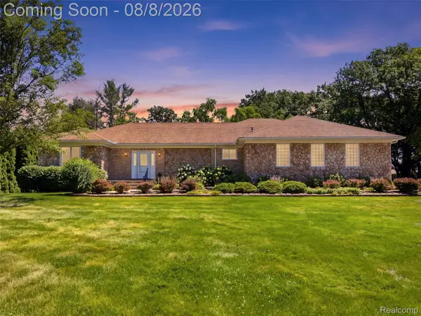 38244 W Horseshoe Drive, ClintonTownship, MI 48036