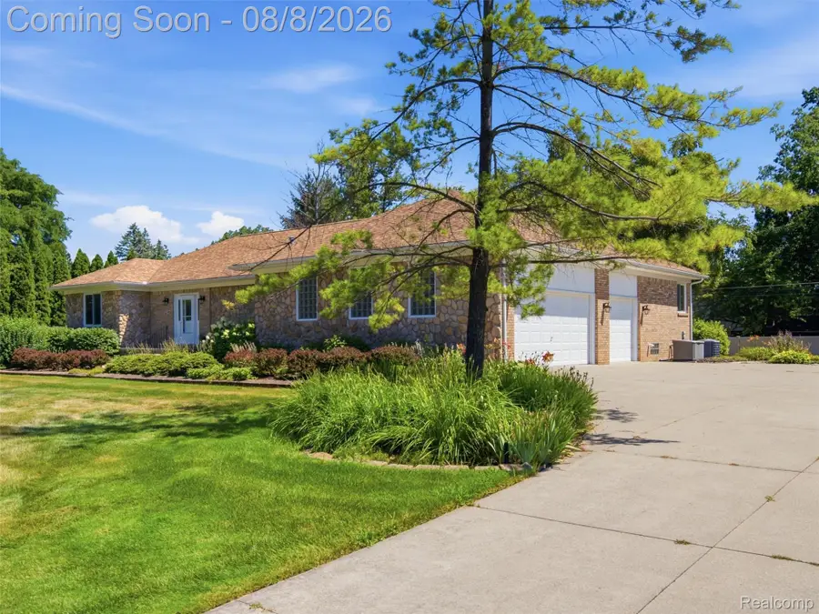 38244 W Horseshoe Drive, Clinton Township, MI 48036 - #3