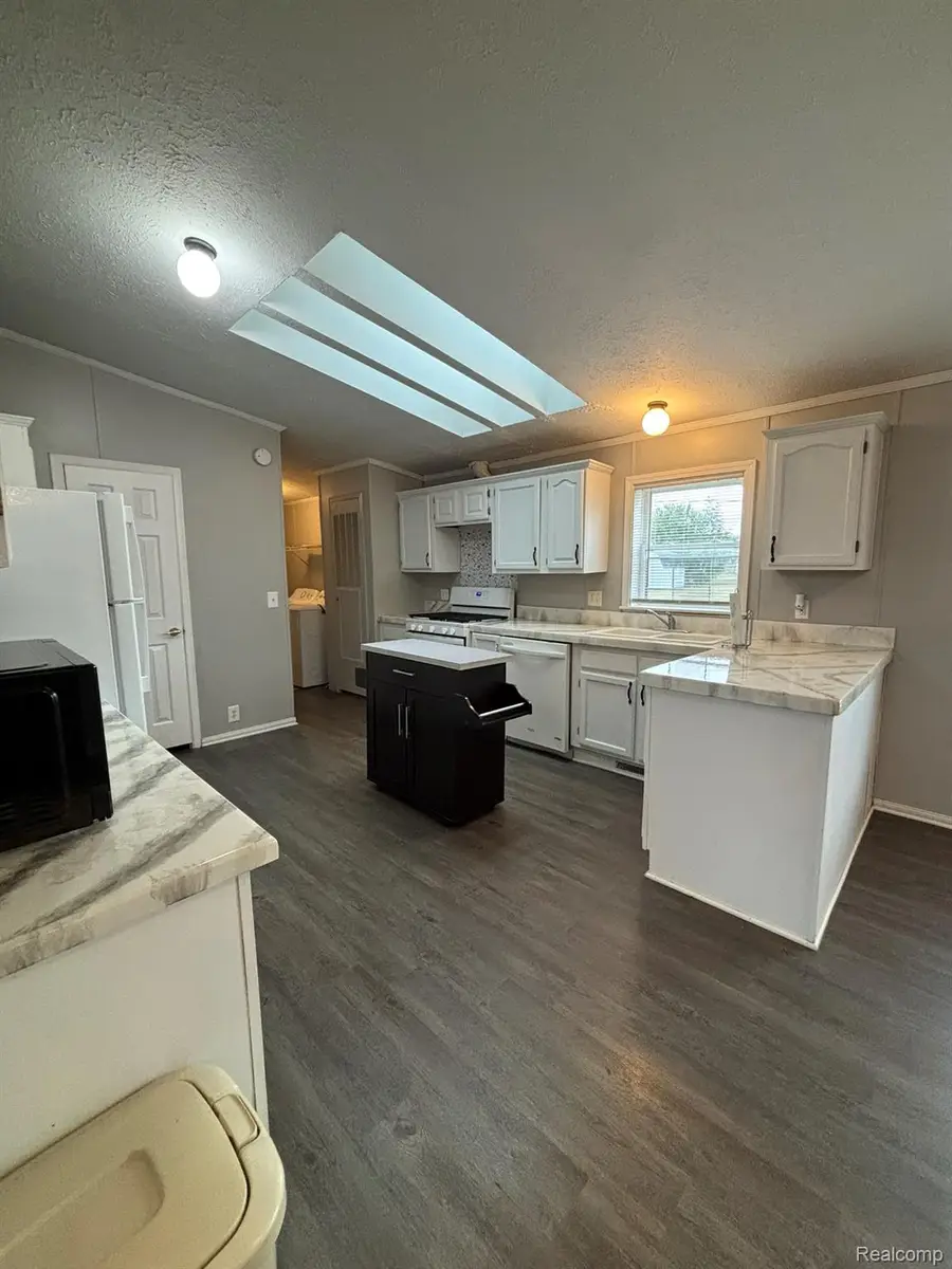 4175 Greenbriar Boulevard, Burton, MI 48529 - #3