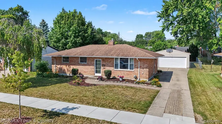 5224 Durwood Drive, Swartz Creek, MI 48473 - #2