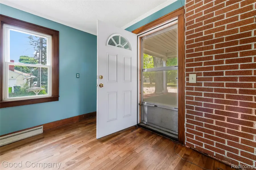 836 W Silver Lake Road, Fenton, MI 48430 - #3