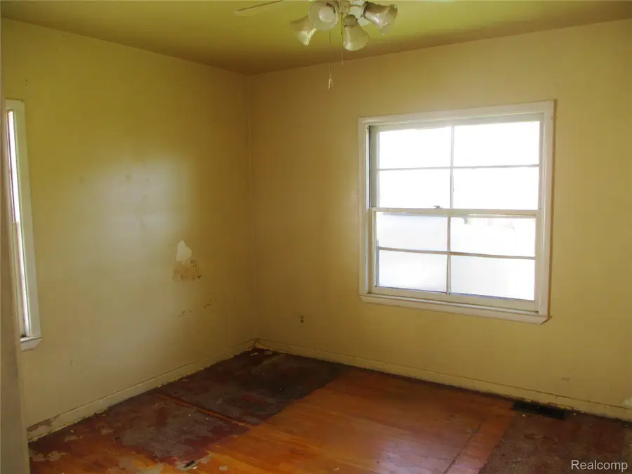 22434 Madison Street, Saint Clair Shores, MI 48081 - #3