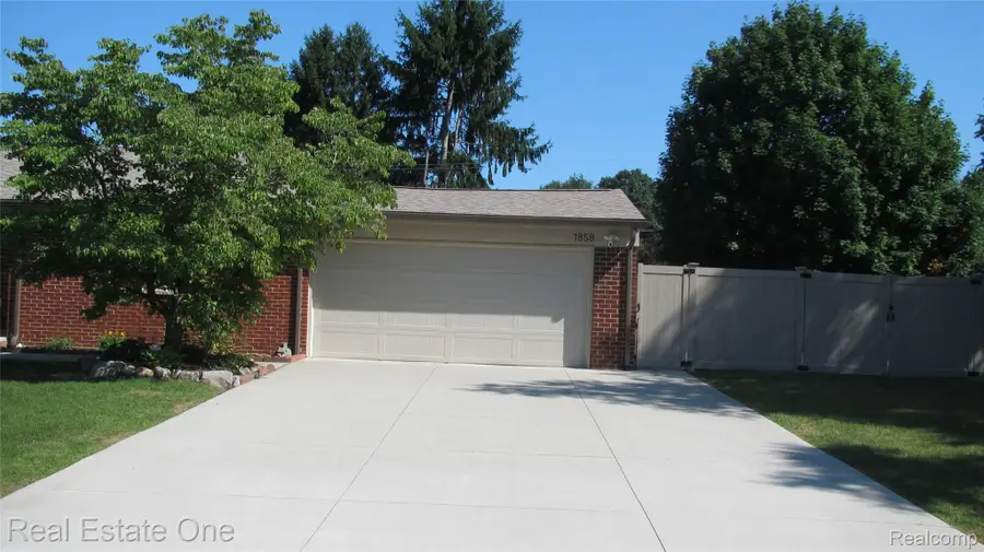 1858 Lerene Drive, Commerce, MI 48390 - #2