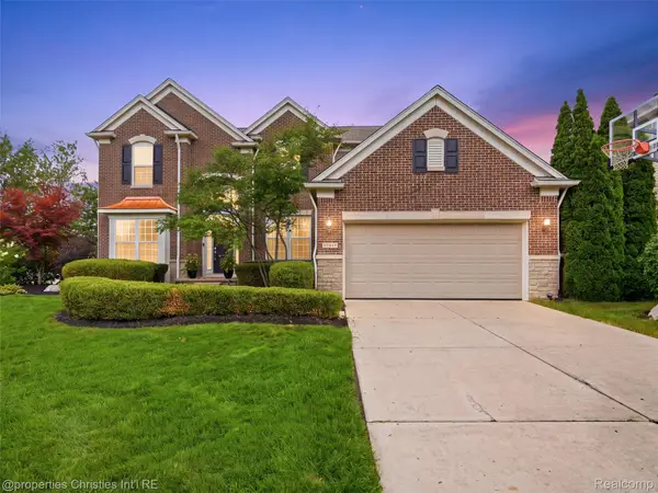 24307 Padstone Dr, SouthLyon, MI 48178