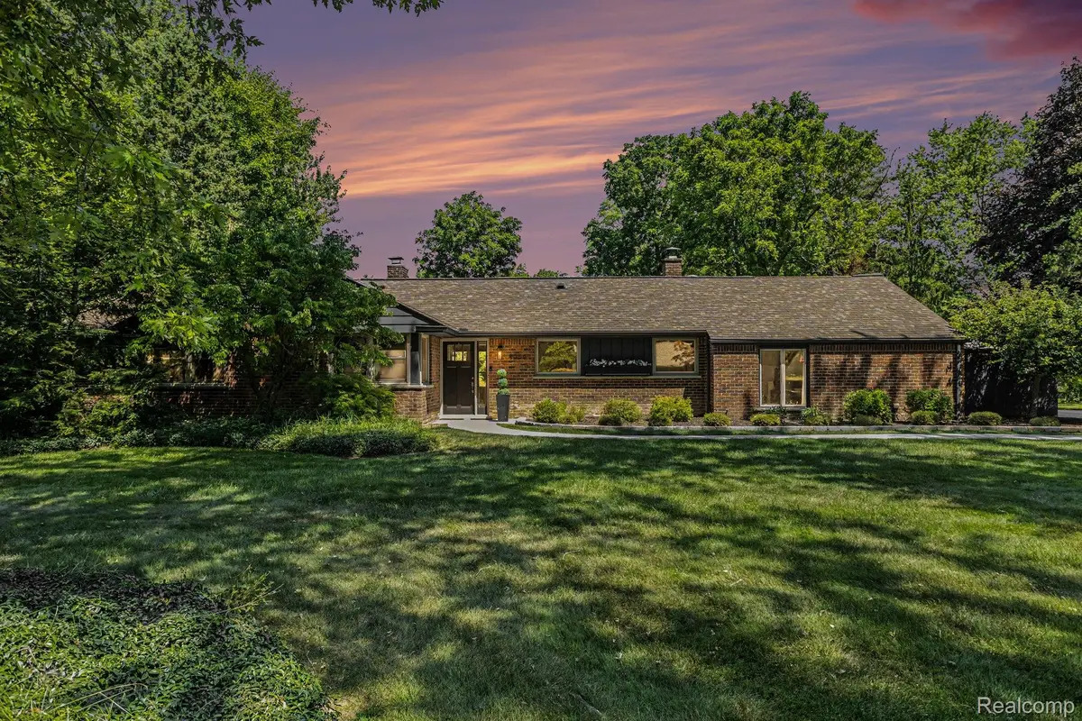 4056 Chestnut Hill Drive, Troy, MI 48098 - #1