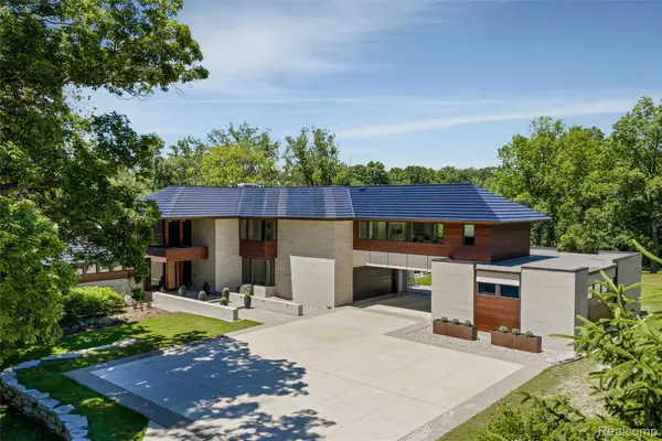 2700 Squirrel Road, BloomfieldHills, MI 48304