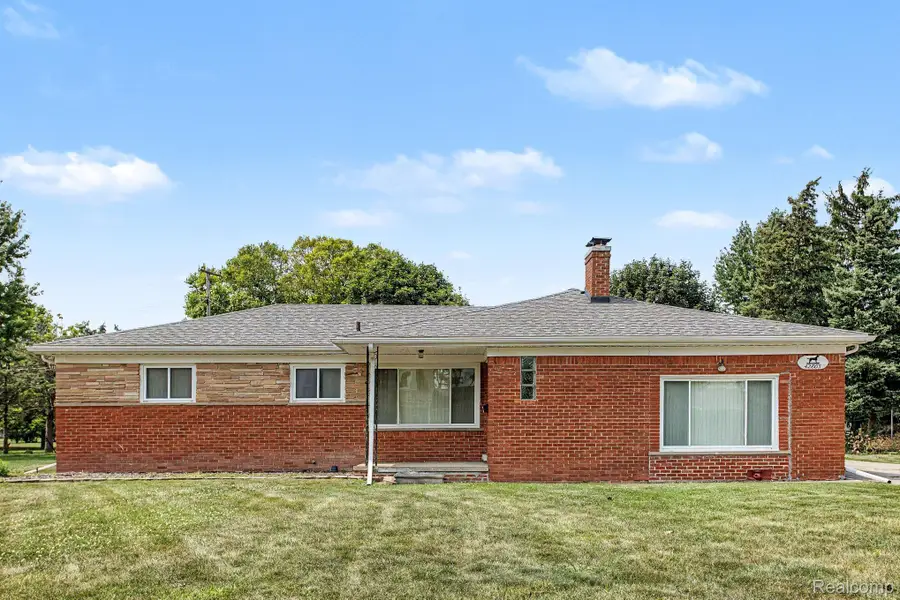 42803 Willsharon Street, Sterling Heights, MI 48314 - #2
