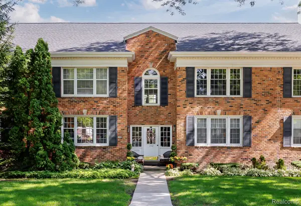 150 Billingsgate Court #Unit D, BloomfieldHills, MI 48301