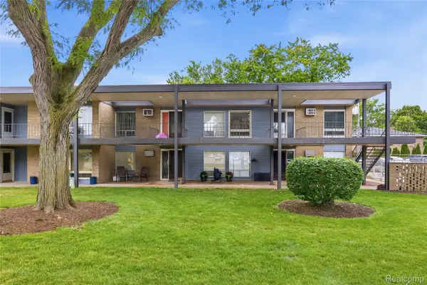15055 Hubbard Street #28, Livonia, MI 48154