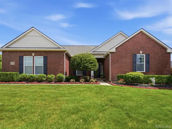 61328 Saddlecreek Drive, SouthLyon, MI 48178