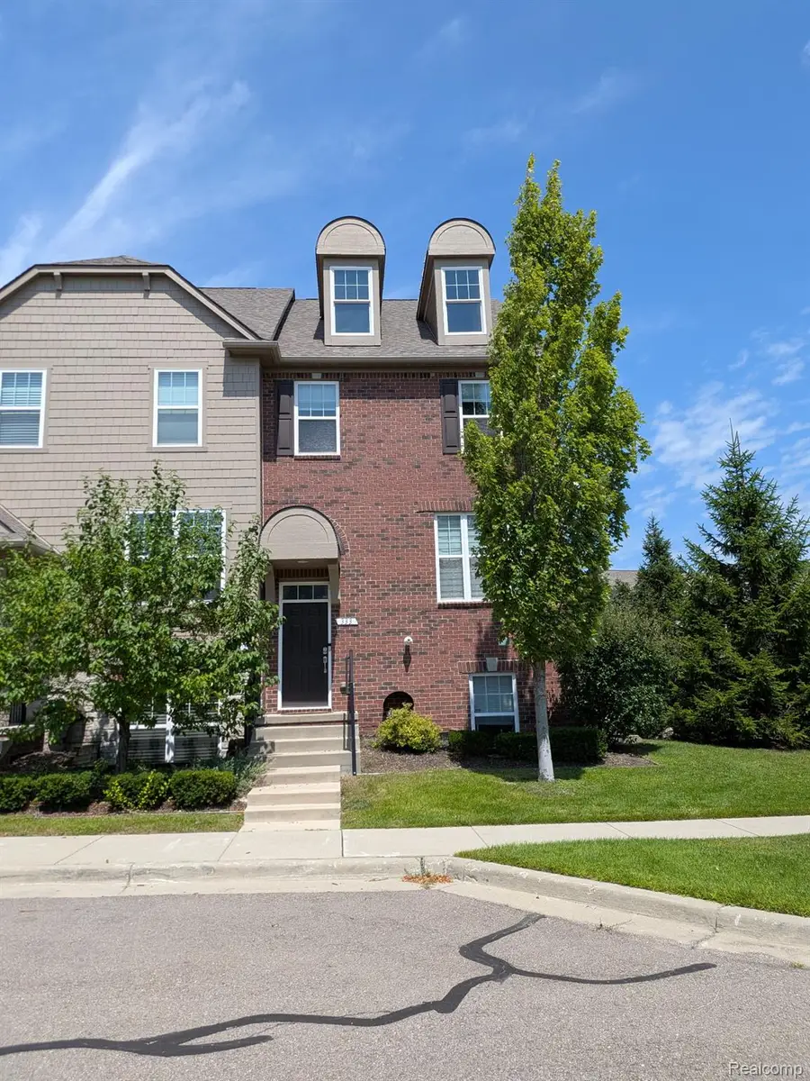333 Glenhurst Boulevard #9, Rochester, MI 48307 - #2