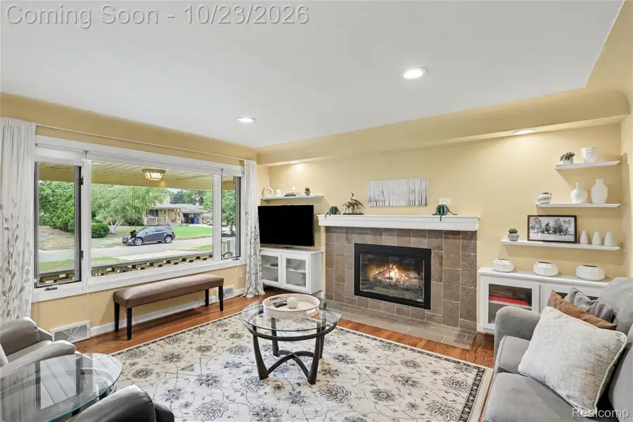98 Edgelake Drive, Waterford, MI 48327 - #2