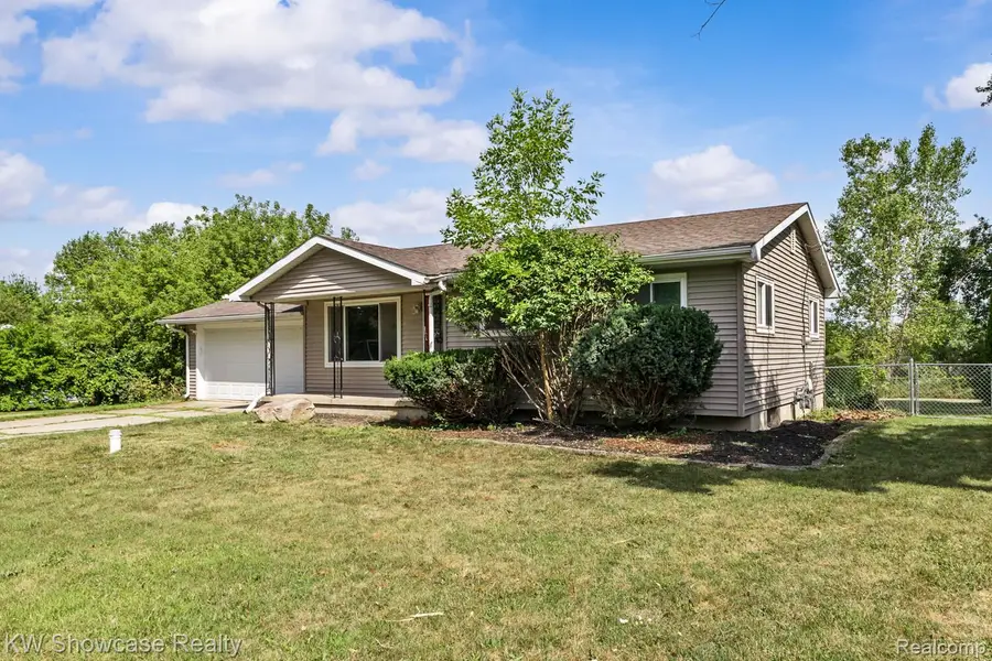 5176 Ray Road, Linden, MI 48451 - #2
