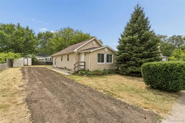 1470 Donovan Street, Burton, MI 48529