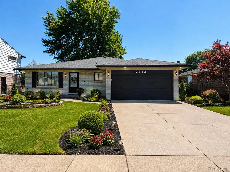 2612 Michael Drive, Sterling Heights, MI 48310 - #2