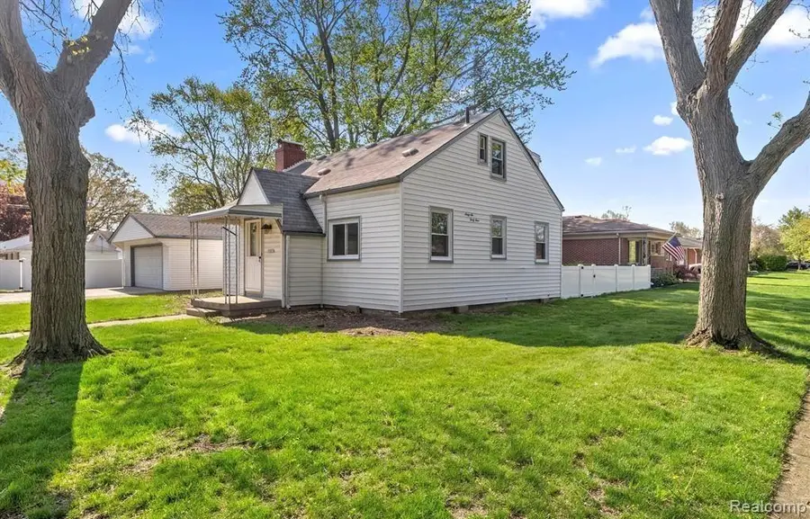 6644 N Vernon Street, Dearborn Heights, MI 48127 - #2
