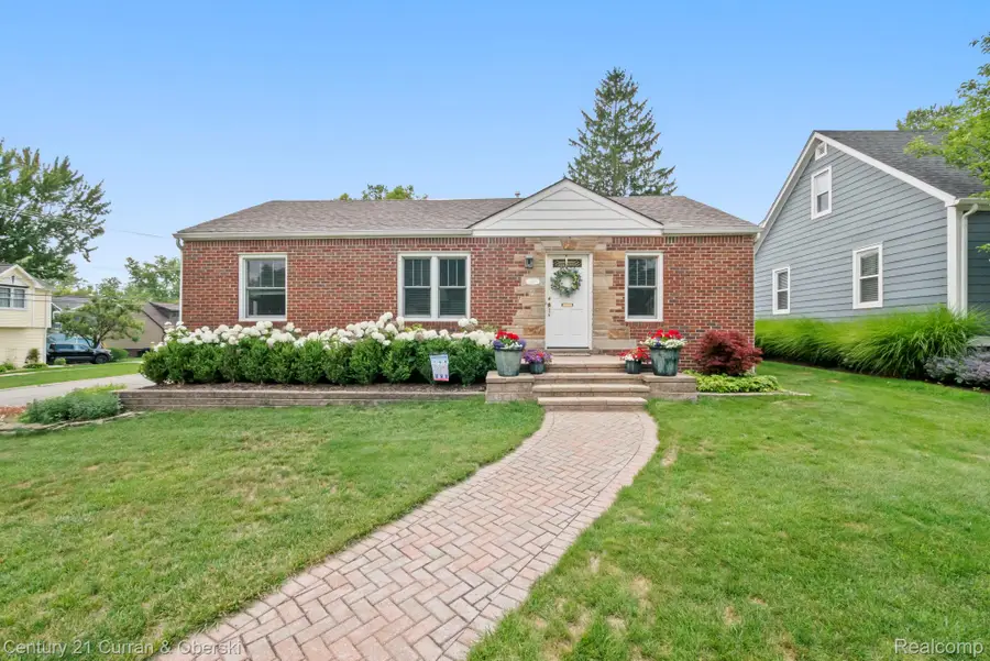 551 N Evergreen Street, Plymouth, MI 48170 - #2