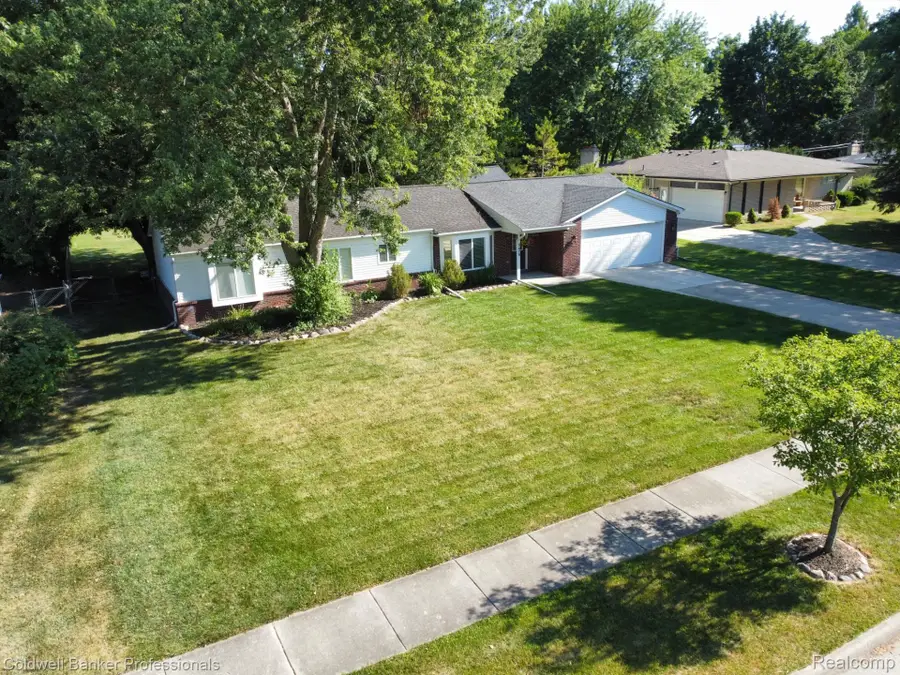 5475 Botsford Avenue, Sterling Heights, MI 48310 - #2