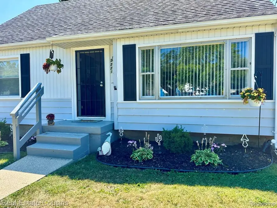 3221 Yale Street, Flint, MI 48503 - #2