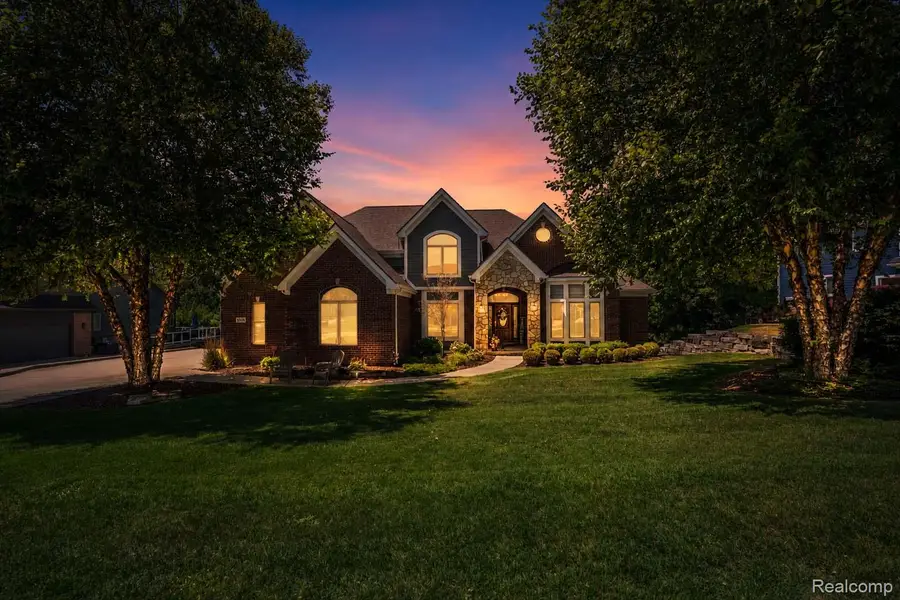 888 Suchava Drive, White Lake, MI 48386 - #2