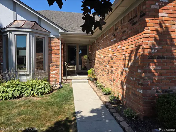 441 Sandalwood Drive, RochesterHills, MI 48307