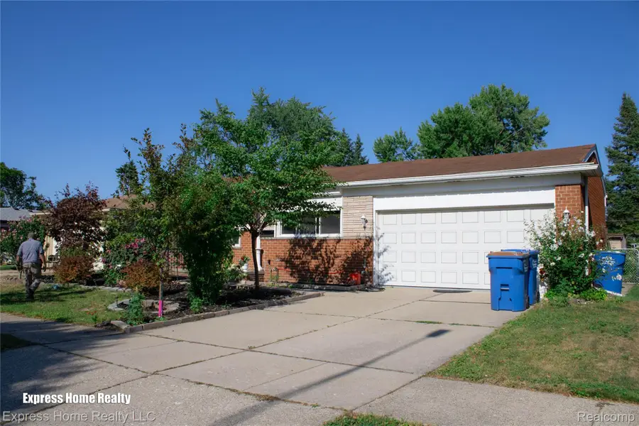 27262 Thomas Avenue, Warren, MI 48092 - #3