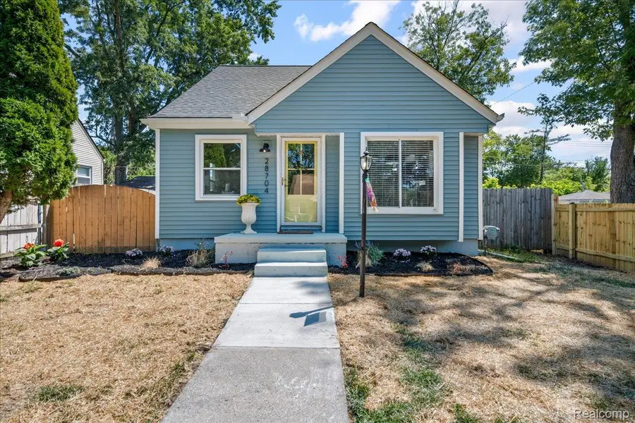 28704 Fairfax Street, Southfield, MI 48076 - #2
